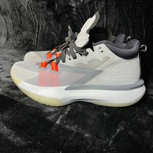 Air Jordan Zion 1 DA3130-008 Mens US 8.5 Running Shoes Light Smoke Gray Sneakers